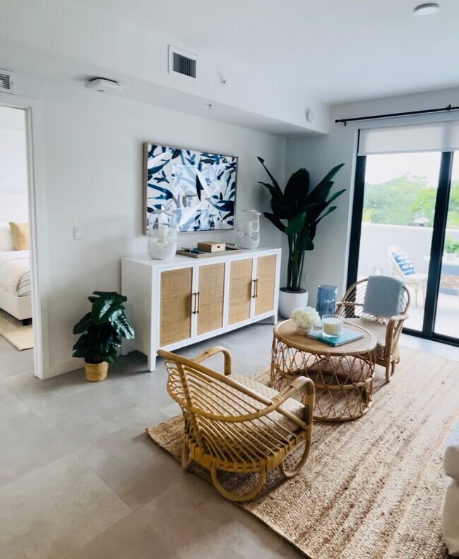 Foto del edificio - 8190 W Commercial Blvd