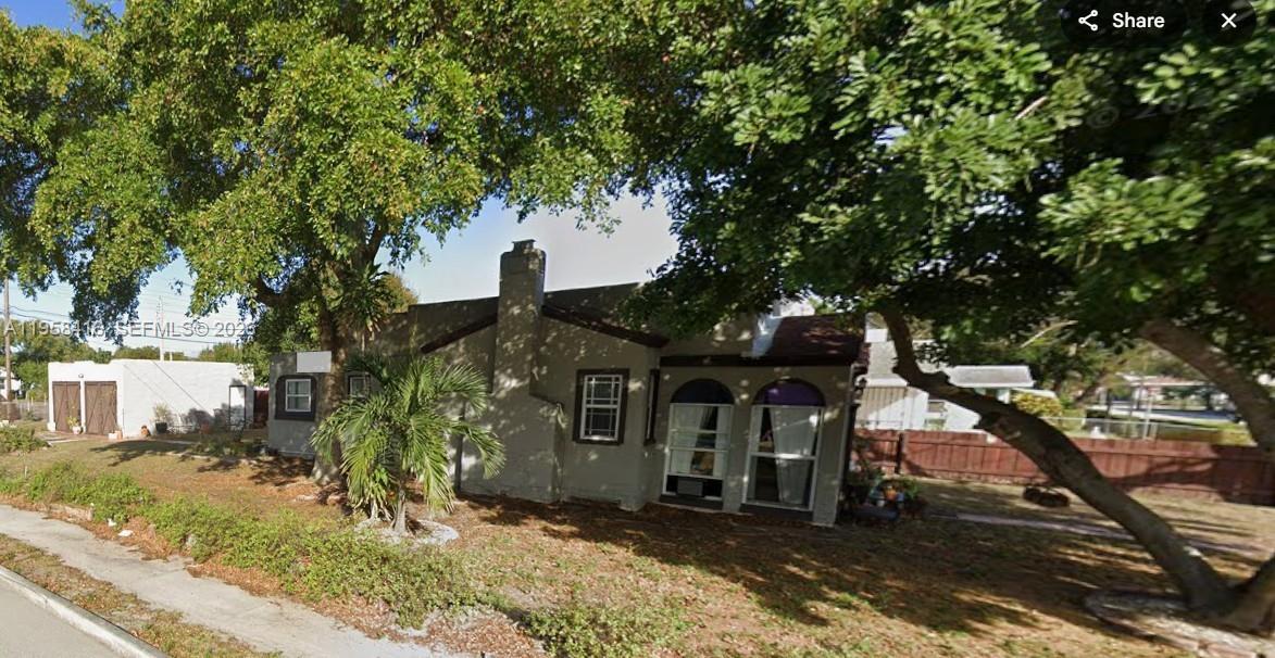 Building Photo - 739 Kaye St