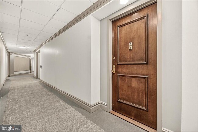 Foto del edificio - 5225 Pooks Hill Rd