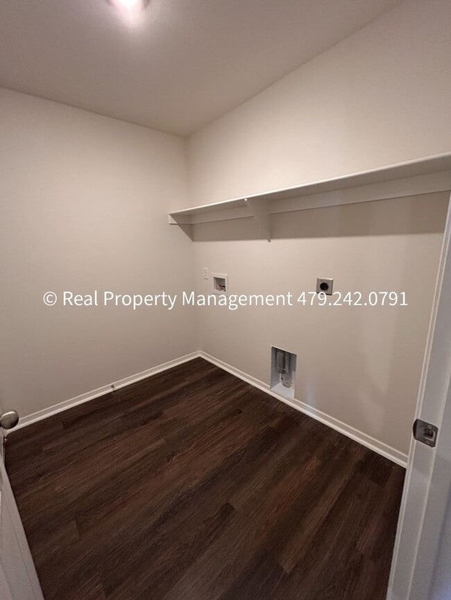 Foto del edificio - 10640 Cedar Wy