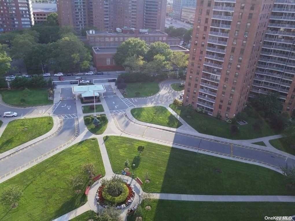 Foto principal - 61-25 98th St