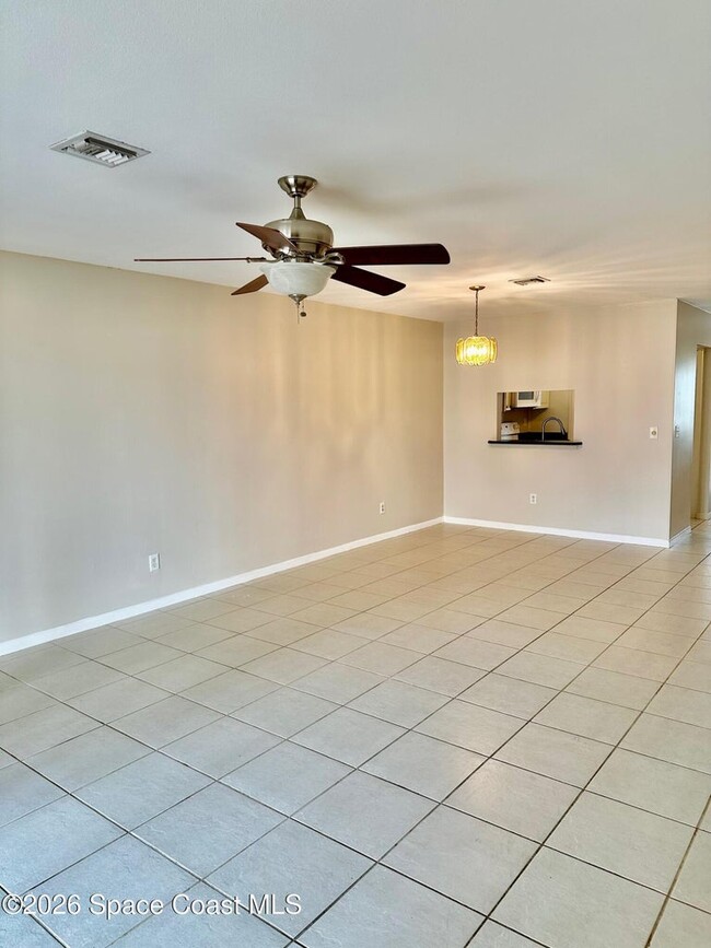 Foto del edificio - 335 Paradise Blvd