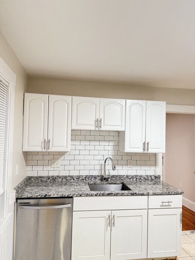 Building Photo - 4110 Washington St