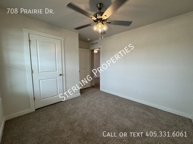 Foto del edificio - 708 Prairie Dr