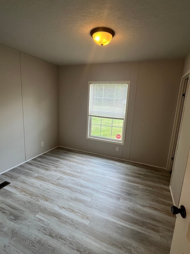 Building Photo - 571 Berry Shoals Rd
