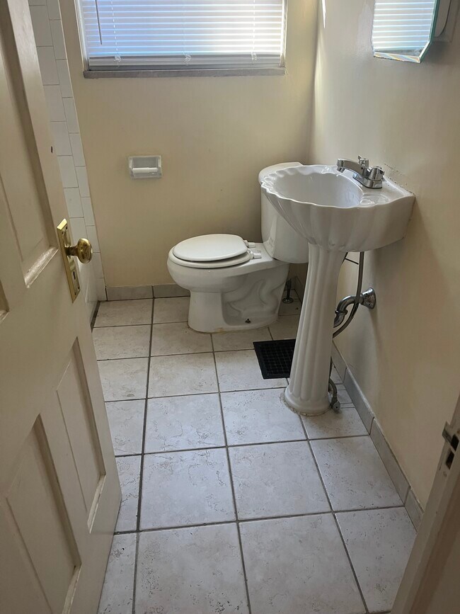 Foto del edificio - 1133 S Cassingham Rd