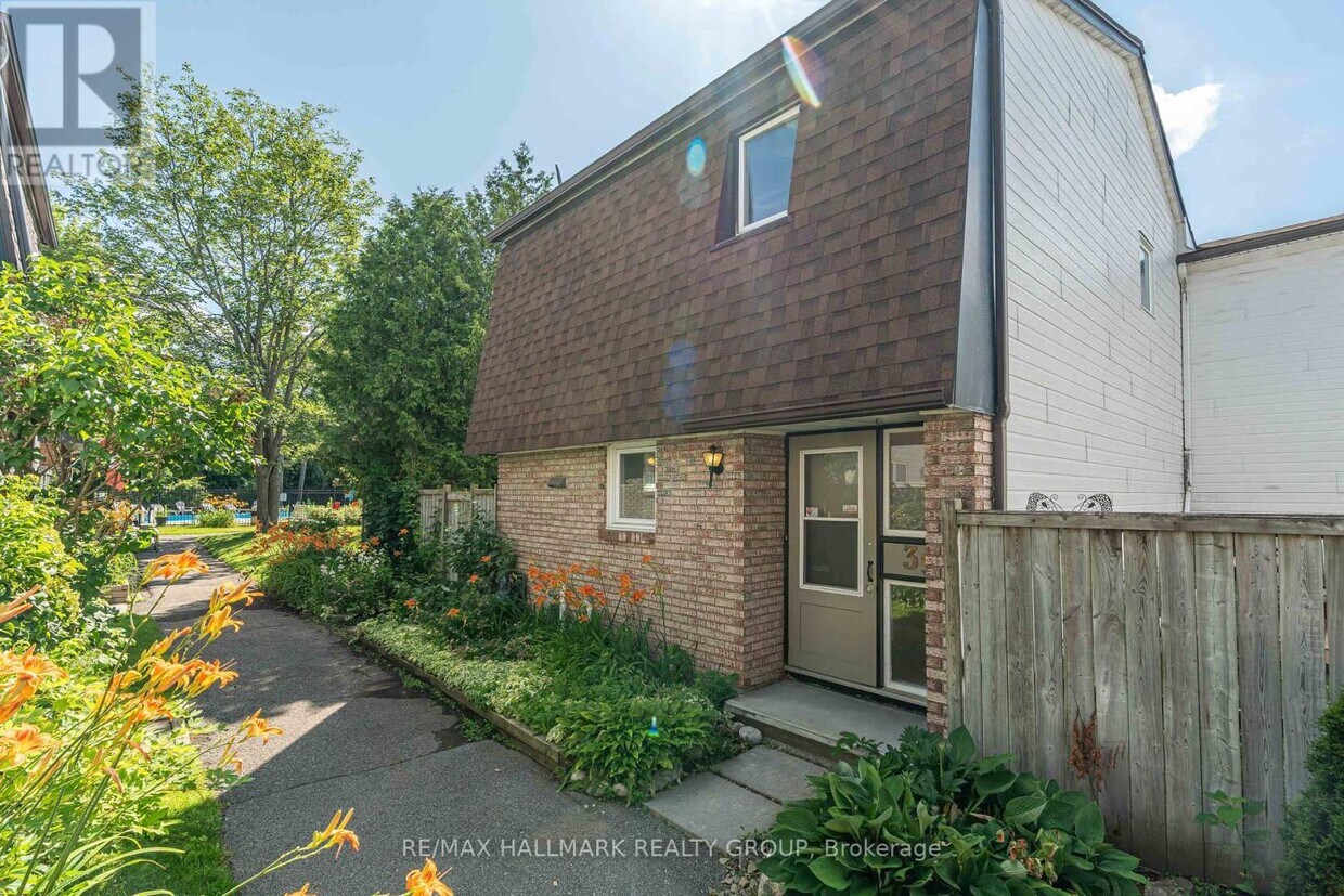 Photo principale - 3691-3691 Albion Rd S