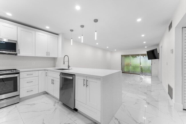 Building Photo - 265 Cape Cod Cir