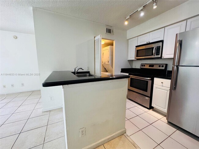 Foto del edificio - 630 S Park Rd