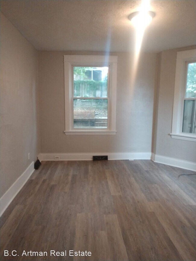 Building Photo - 3 br, 1 bath House - 1622 Dagmar Avenue