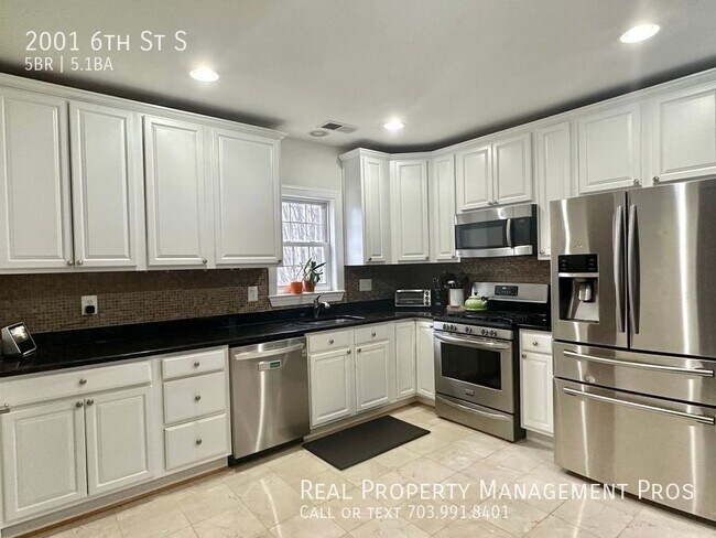 Foto del edificio - Stunning, Spacious, Custom Penronse Home- ...
