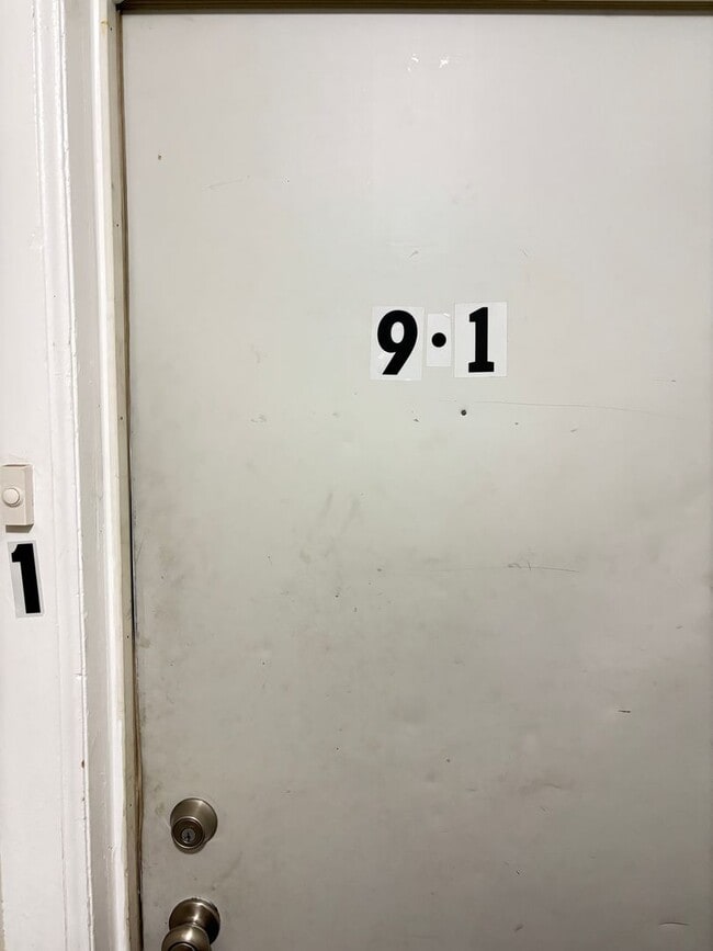 Building Photo - Spacious 3-Bedroom Apartment – 2nd Floor