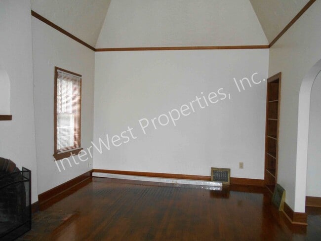 Building Photo - 7622 SE 36th Ave