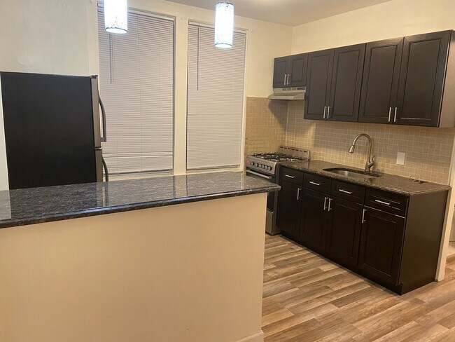 Kitchen - 3030 33rd St