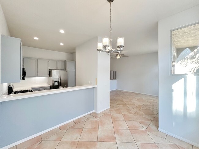 Building Photo - Beautiful 3BD/2.5BA W/ Attached Garage and In-Unit Laundry in Pacific Beach!