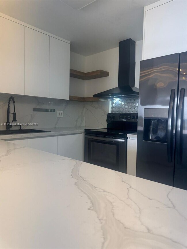 Foto del edificio - 1465 NE 123rd St