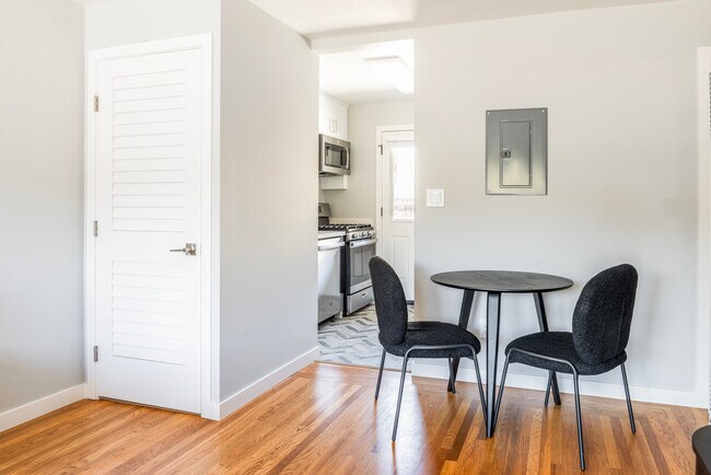 Foto del edificio - 1058 Noel Dr