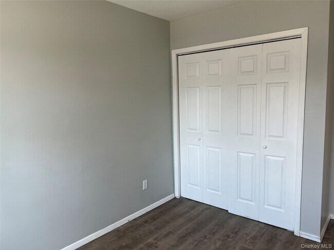 Building Photo - 539 Central Ave