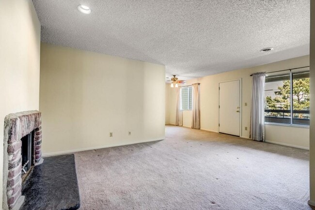Building Photo - 6520 Delmonico Dr