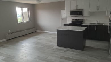 Building Photo - Tiffany Place Apartments