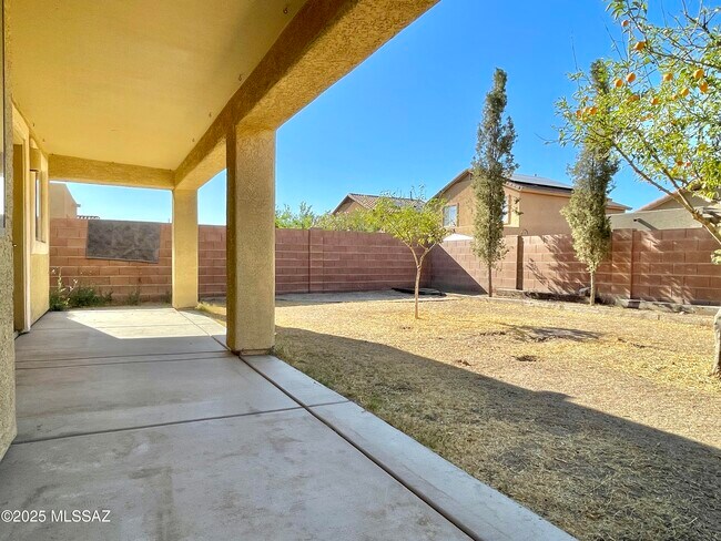 Foto del edificio - 11889 W Heyburn Dr