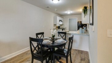 Building Photo - 208 Walnut Hill Dr