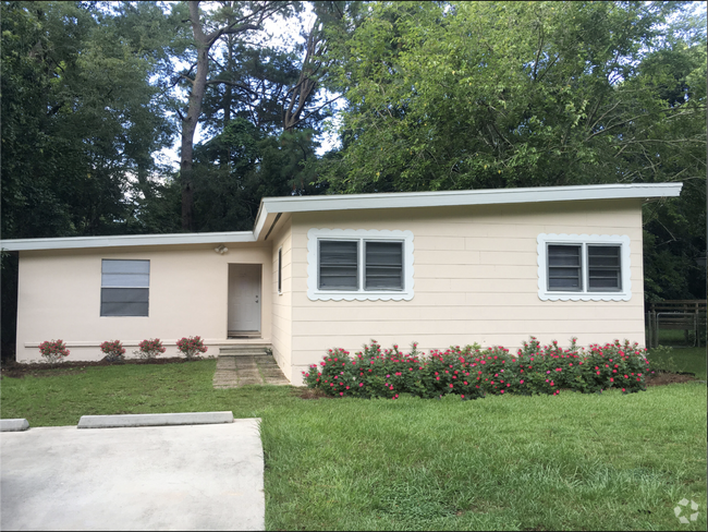Building Photo - 1621 Atkamire Dr