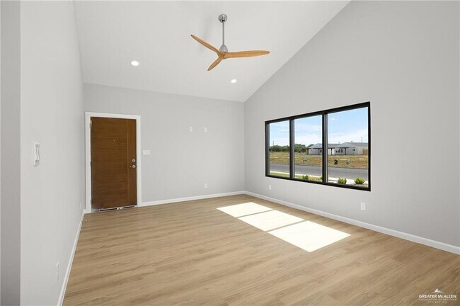 Building Photo - 2700 Mockingbird Rd