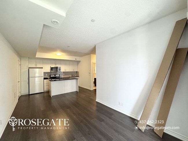 Building Photo - 1-Bedroom Condo-Townhouse with Huge Outdoor Space in Etobicoke