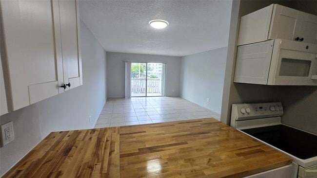 Foto del edificio - 15221 NE 6th Ave