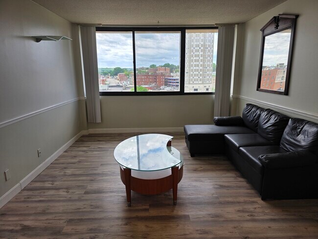 Foto del edificio - 70 Southbridge St