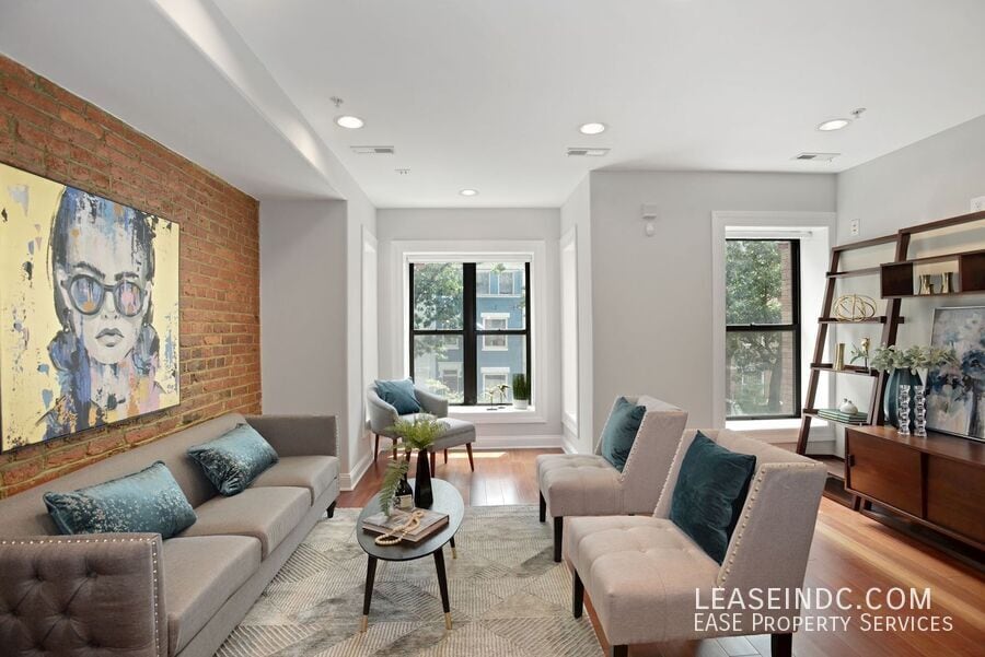 Primary Photo - 1725 Euclid St NW