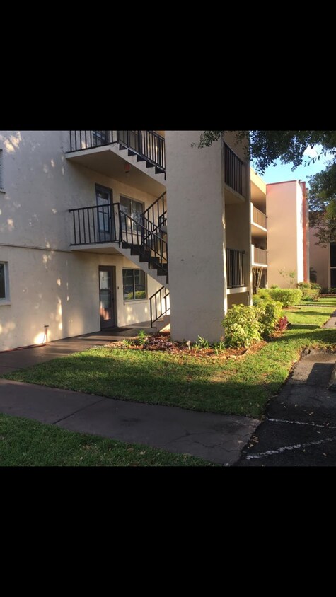 Foto principal - 1130 N Lake Parker Ave