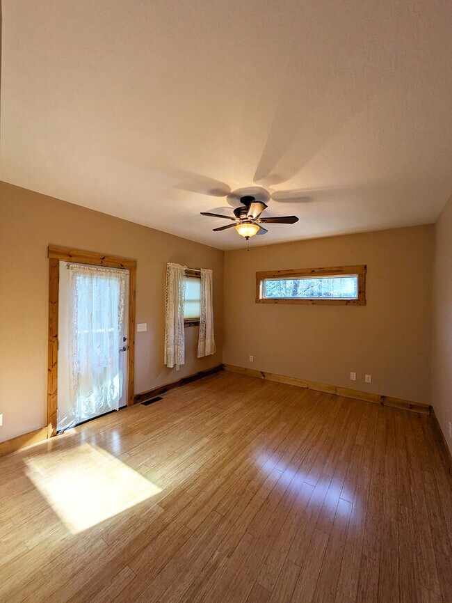 Foto del edificio - 291 Leamon Dr