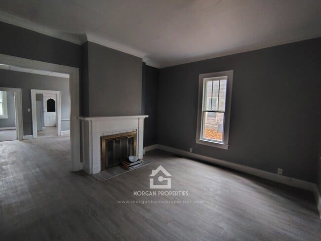 Foto del edificio - 227 W 12th St