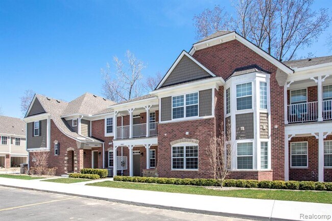 Foto del edificio - 54246 Baypoint Dr