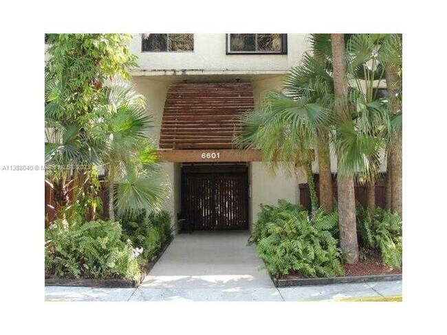 Building Photo - 6601 SW 116th Ct