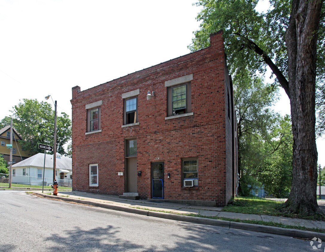 Primary Photo - 326 Bales Ave