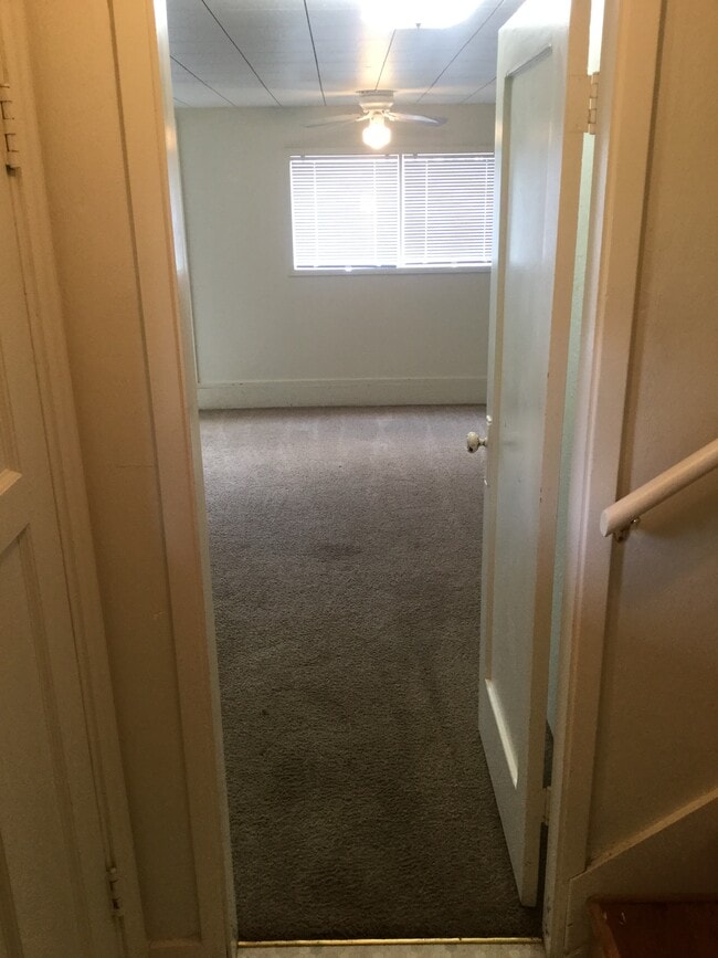 Foto del edificio - 1010 E 2nd St