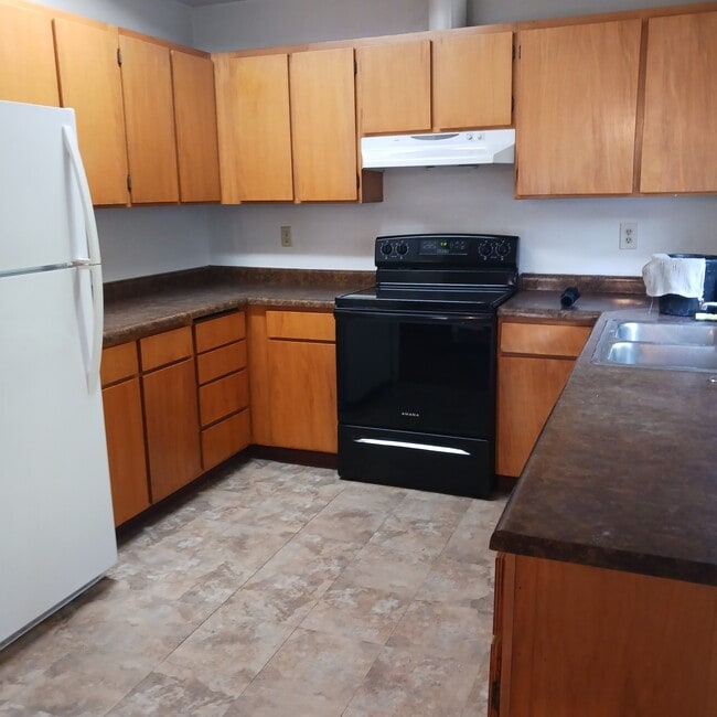 Building Photo - 536 Tulipan Way