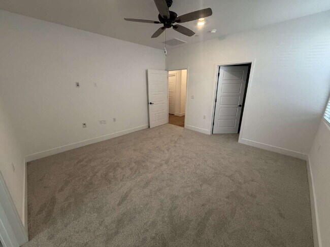 Foto del edificio - Luxury-Style New Construction with Open Concept & Designer Kitchen