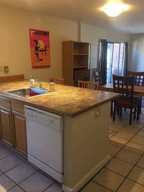 Foto principal - 1200 College Ave