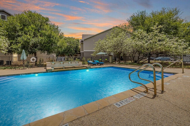 Building Photo - Trailside Apartments