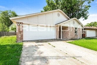 Building Photo - 623 Allencrest Dr