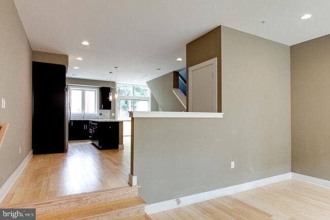 Building Photo - Fishtown Townhome