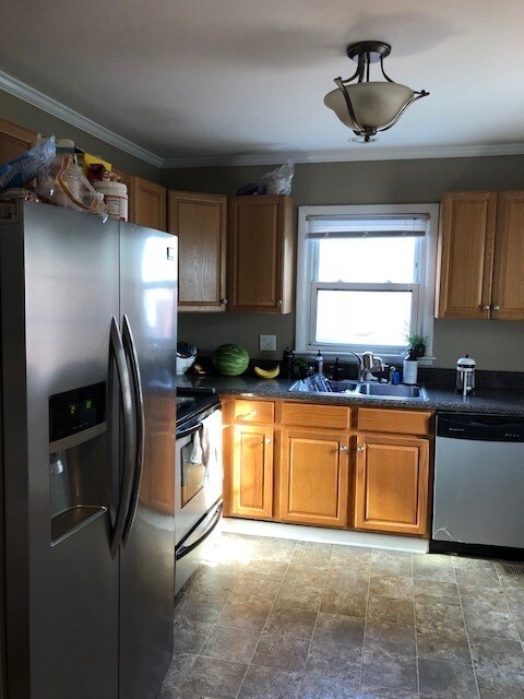 Building Photo - Cozy Cottage in West Nashville, Walk to Ch...