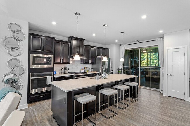 Foto del edificio - 934_CHANNING PARK CIR