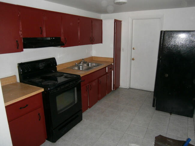 Building Photo - Cozy 2 Bedroom/1 Bath Duplex in Eatonville!!