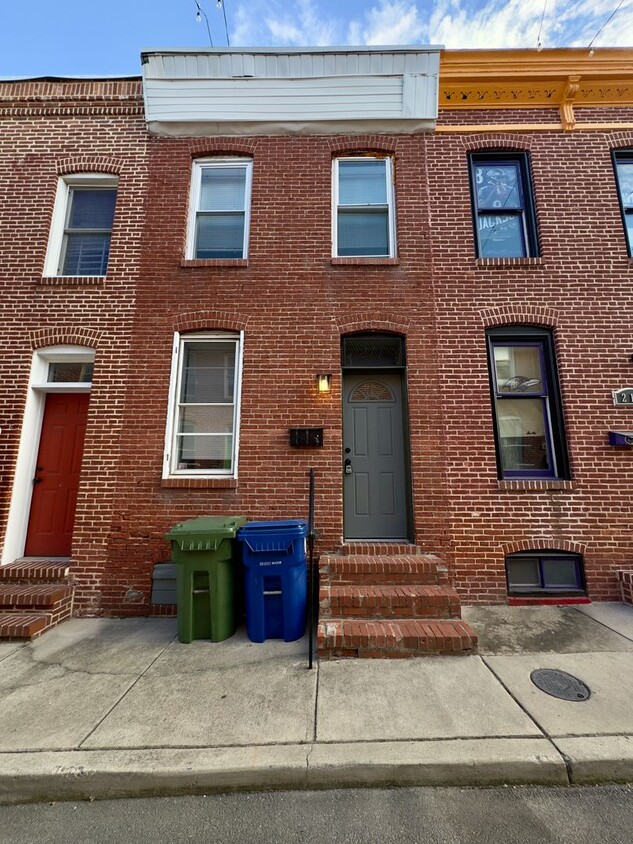 Foto principal - Charming 2Bed/1Bath in Patterson Place