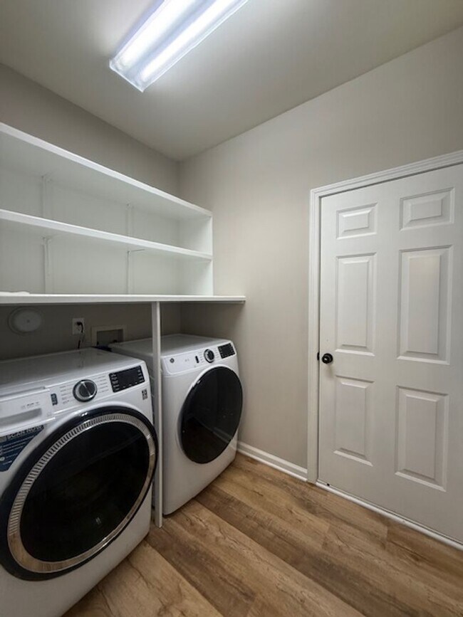 Building Photo - Location, Community, Quality Living. It Starts Here in Holly Glen! Limited-Time Offer: Get 1 Mont...